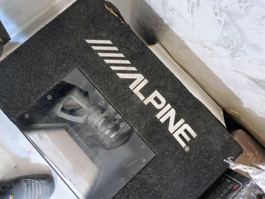 Продам сабвуфер Alpine SBG-1244P с усилителем