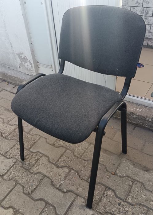 Стул пролам одна штука