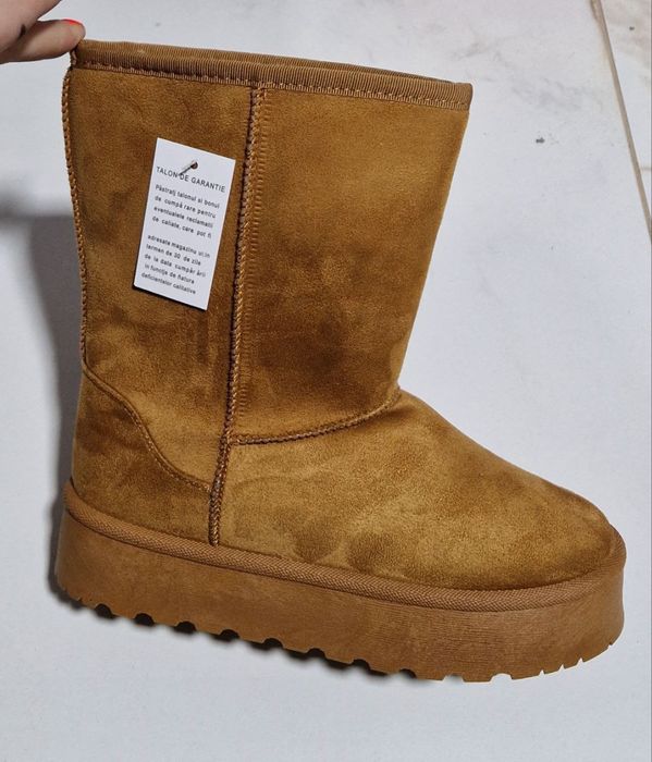 UGG uri imblanite