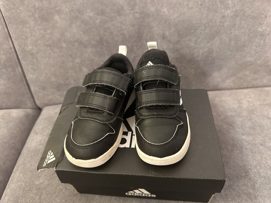 Маратонки adidas