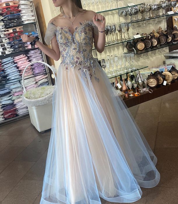 Прекрасна рокля за абитуринтския бал