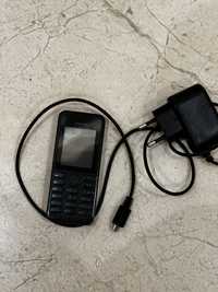 Телефон Nokia със зарядно