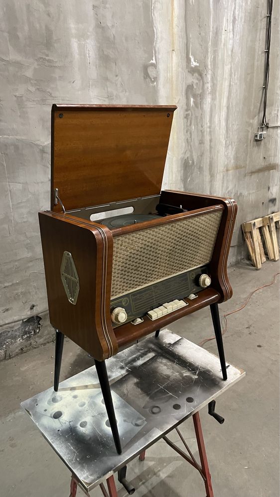 Ремонт и Реставрация на Стари Радио Апарати и Грамофони