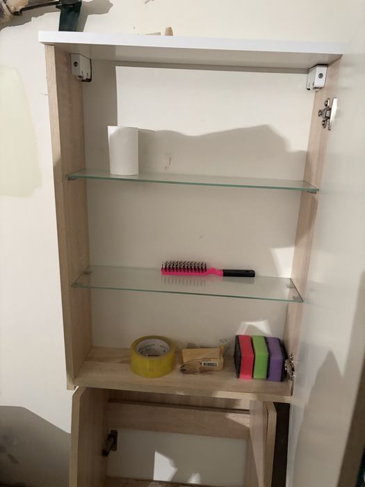 Навесной шкаф с зеркалом для ванны