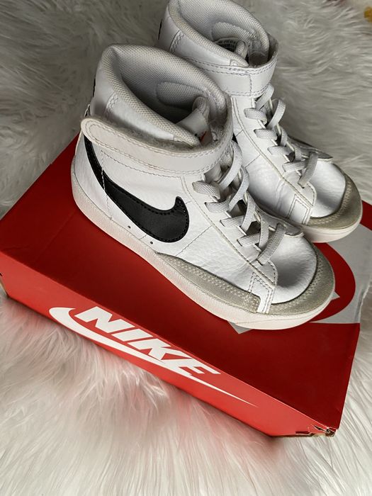 Incaltaminte baieți,tip ghtuță,in stare foarte bună