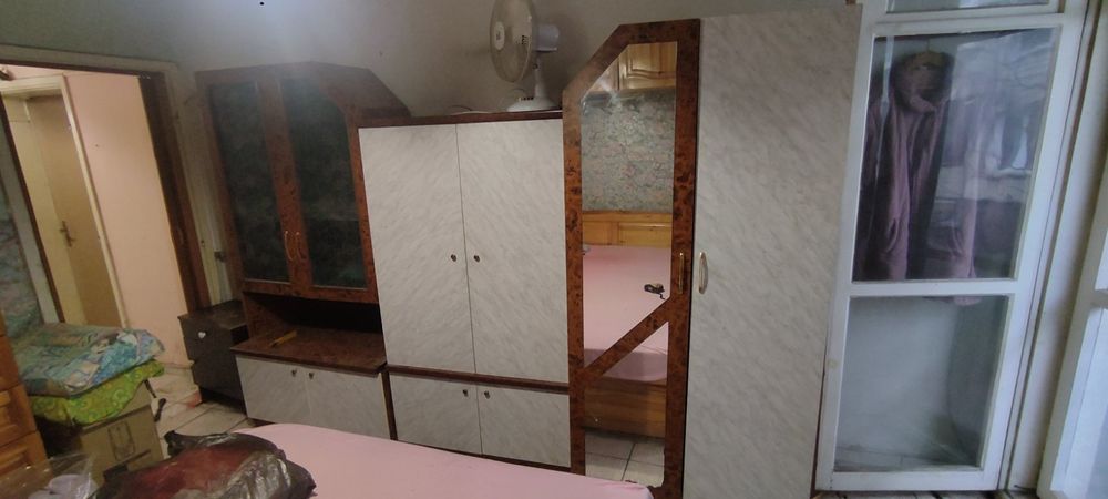 Сет от шкафове в добро състояние