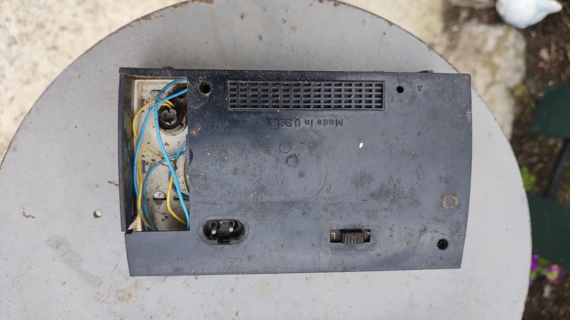 Vând radio portabil SOKOL-403