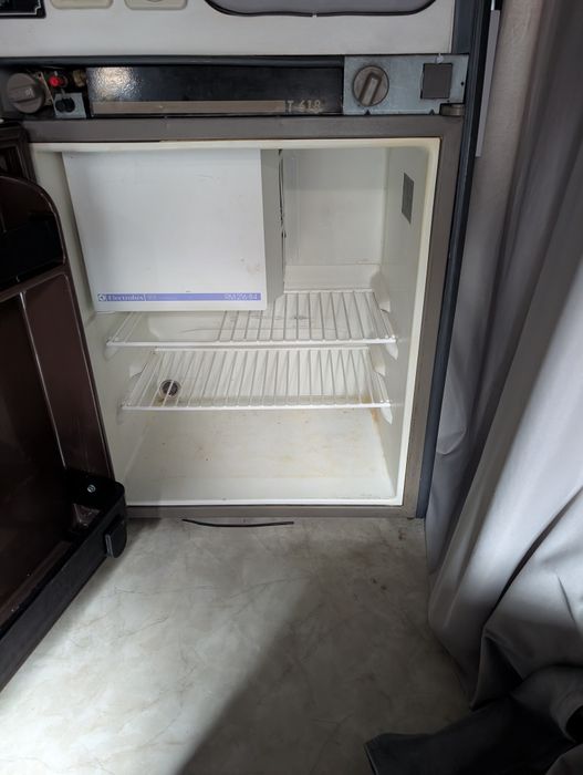 Frigider pentru Rulote sau Autorulote .