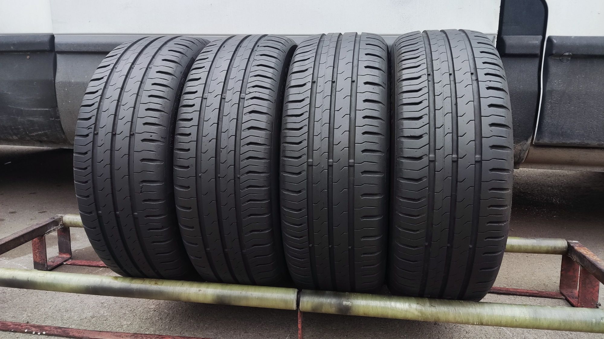 4бр. летни гуми 185/55/15 Continental Eco Contact 5 
dot22
7+mm
Много