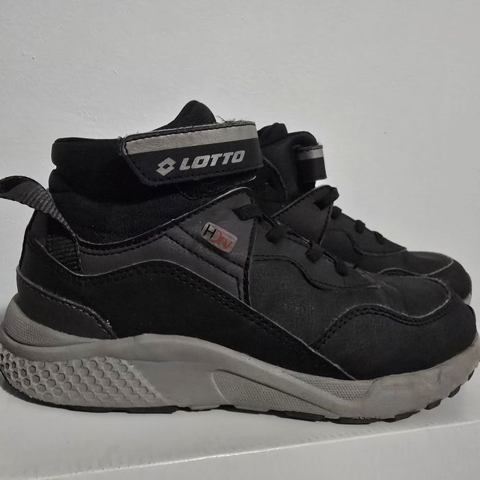 Vând ghete de copii