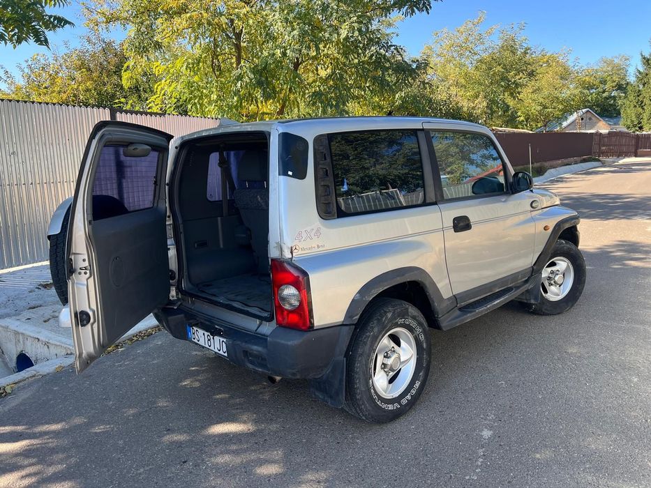 Jeep Mercedes Karando