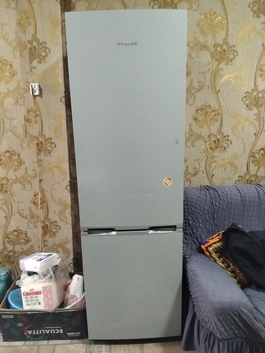 Холодильник двух камерный