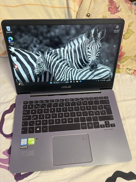 Leptop asus i5 gen 8 placa video 2 gb