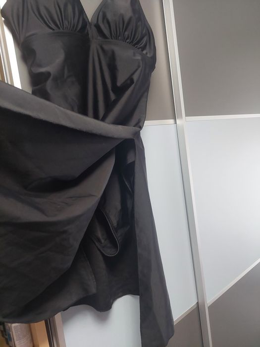 Costum de baie tip fustă