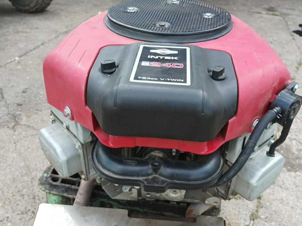 двигател за тракторна косачка Briggs & Stratton 24HP Intek Series™ 8 V