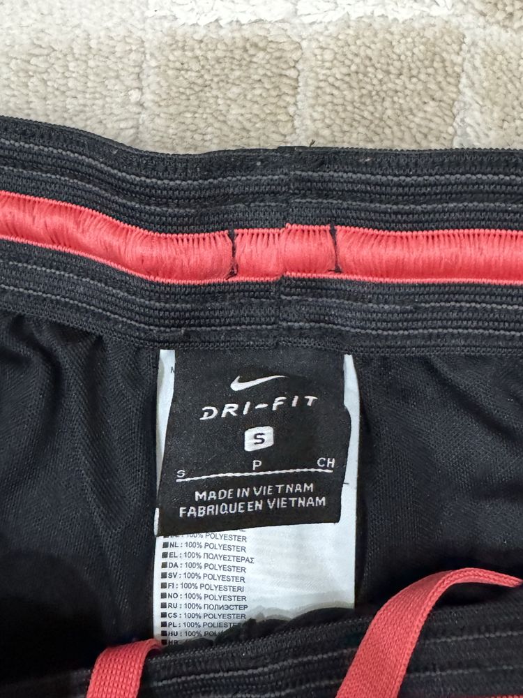 Nike Dri-fit шорти размер S