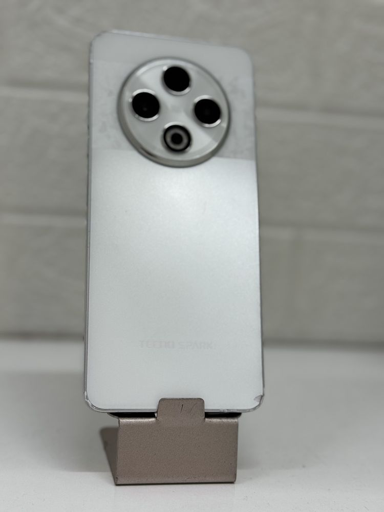 Tecno Spark 30C.