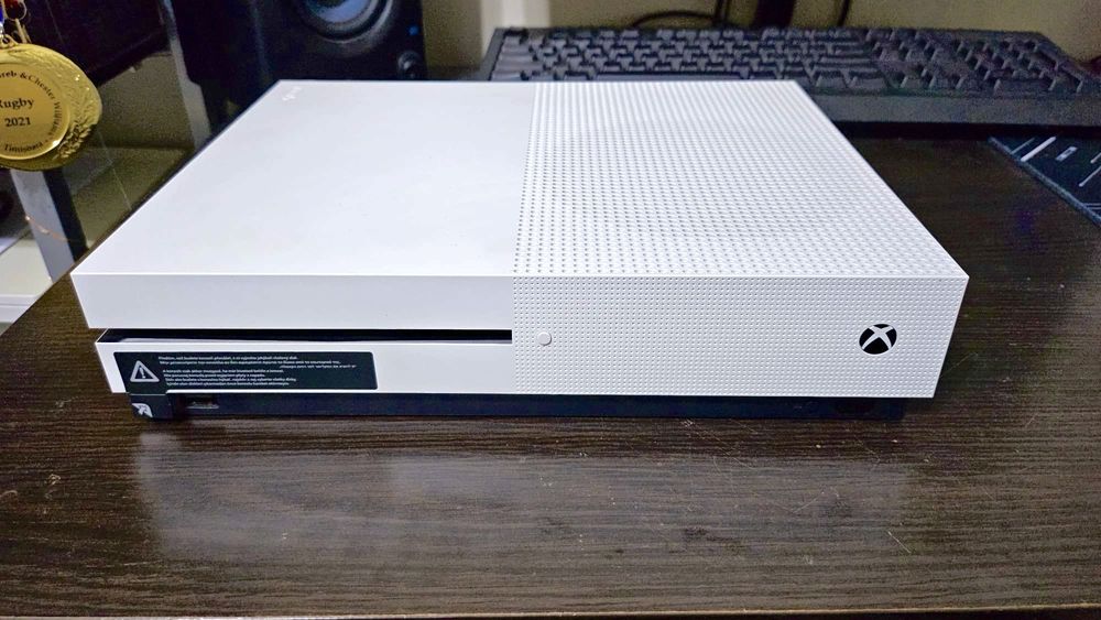 Xbox One S cu Controller de Series S