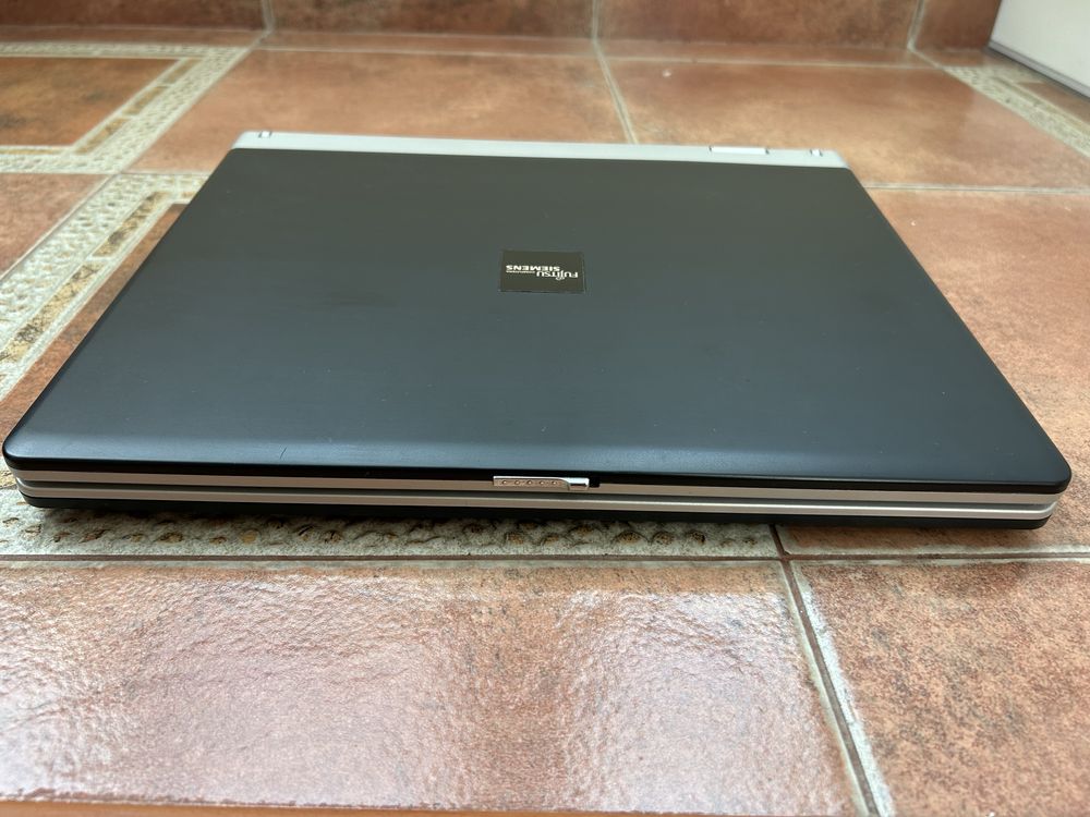 Лаптоп Fujitsu Siemens