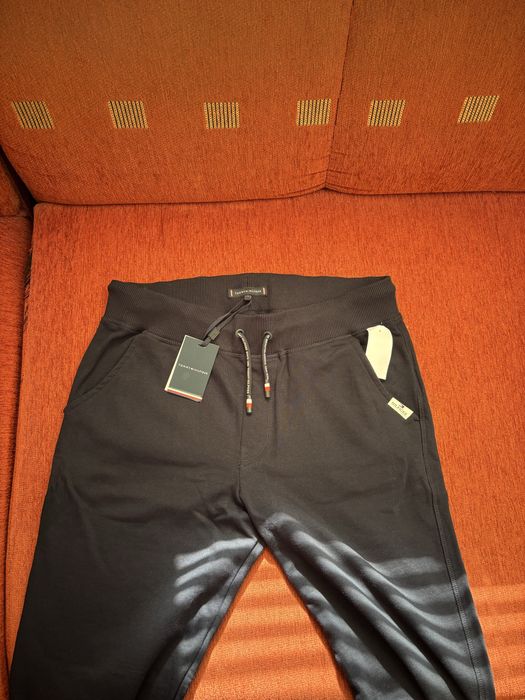 Чисто нов комплект Tommy Hilfiger