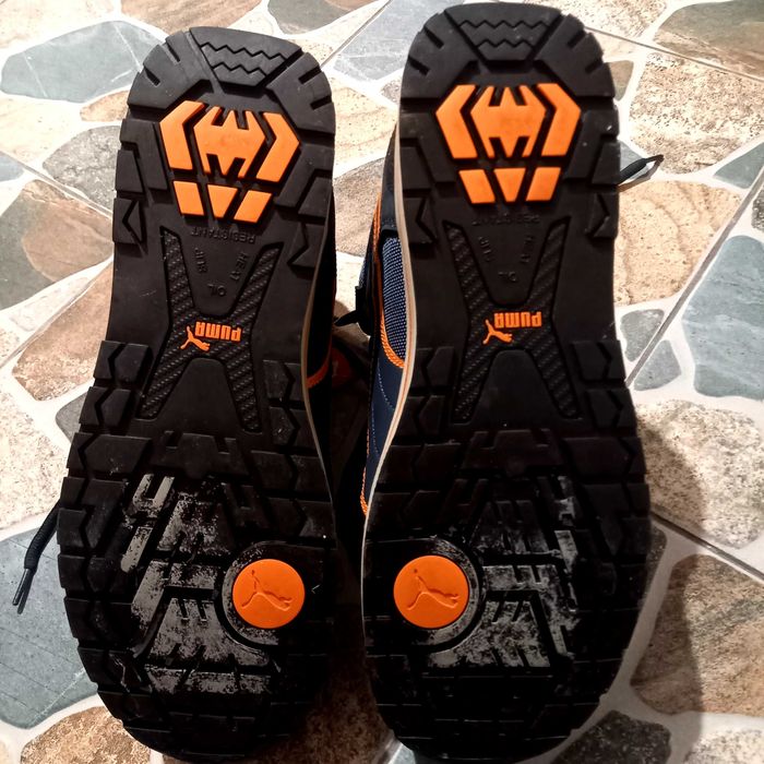 Vând ghete de muncă