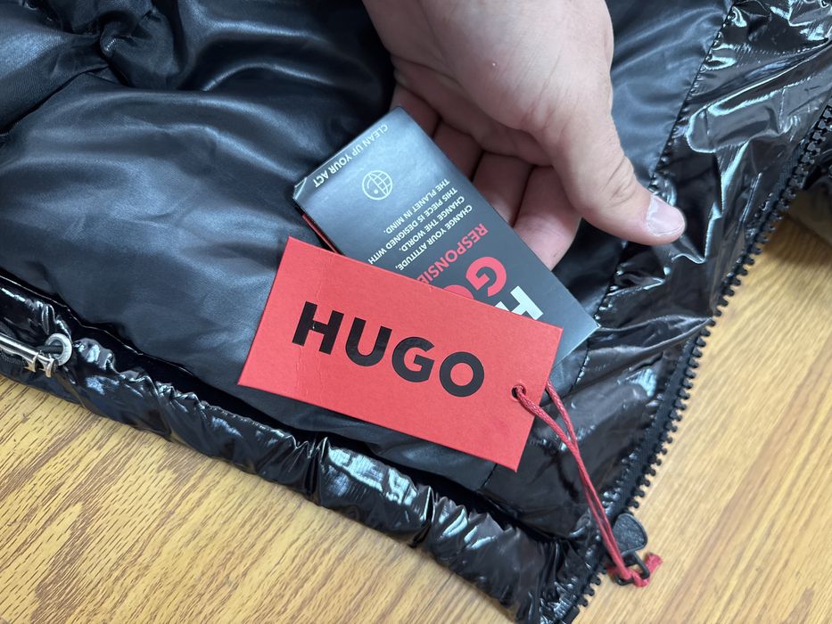 %DISCOUNT% Geaca Hugo Boss Neagra Lucioasa Premium Puf Unisex