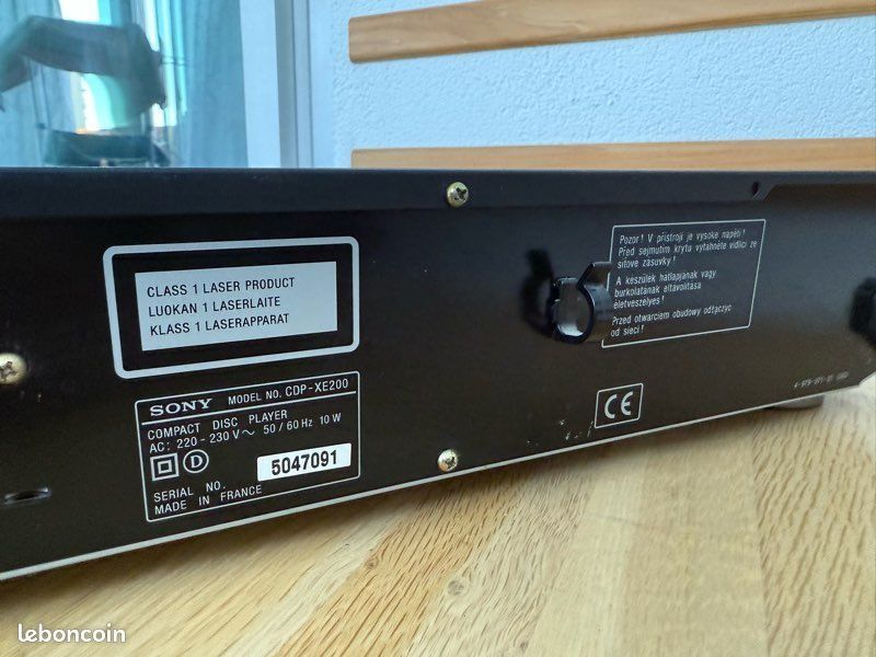 Sony CDP-XE 200. Cd player superb. Date tehnice mari. Preț fix !!