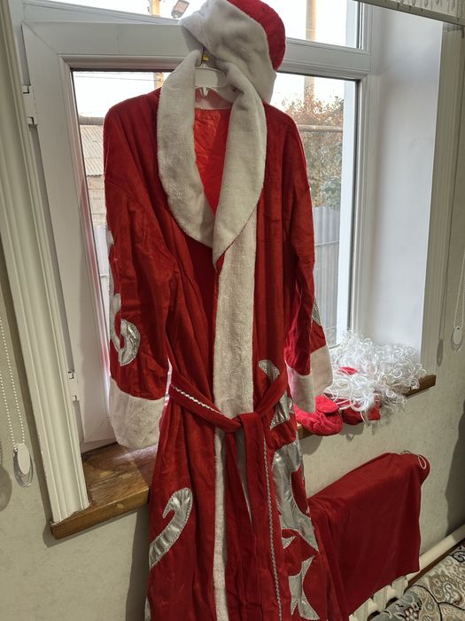 Срочно продам костюм деда мороза