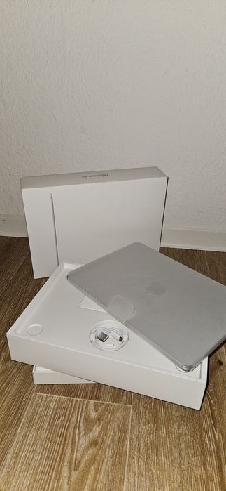 APPLE MacBook Air 13,6 Zoll 512 GB 16GB RAM Apple M4