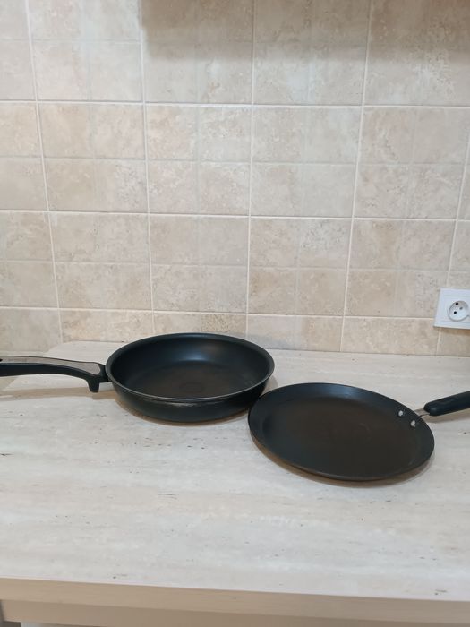 Продам сковородки d 26 см