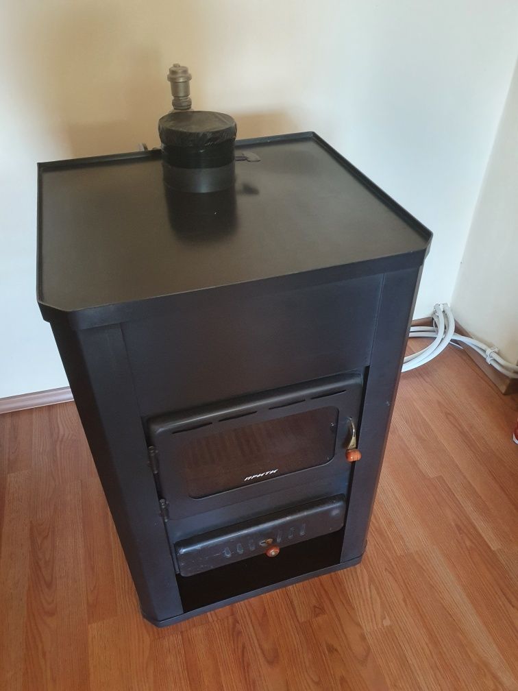 Камина ПРИТИ 17 kW на дърва и въглища с водна риза
