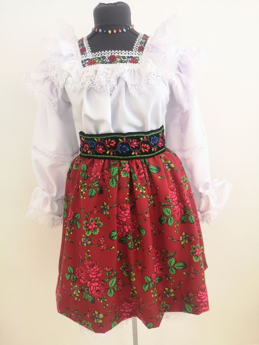 Costum popular femei de Maramures