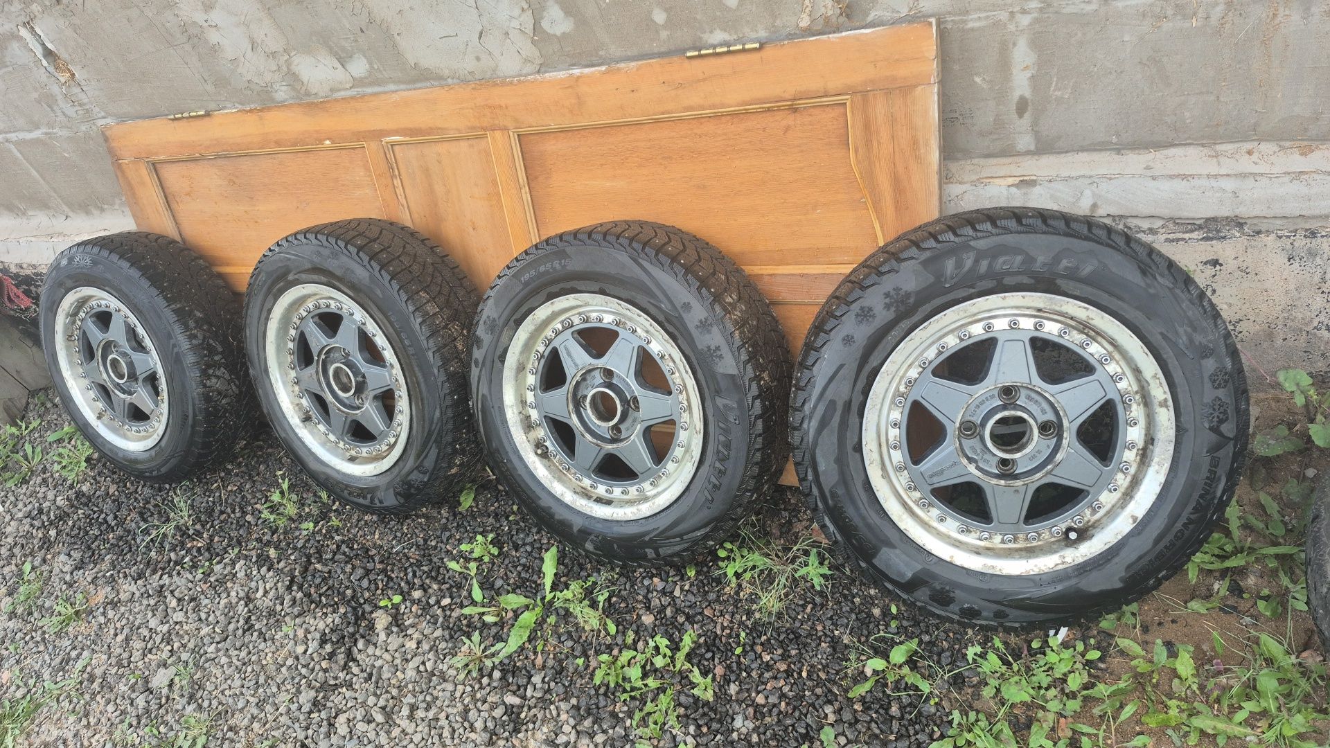 Продам зимние шины