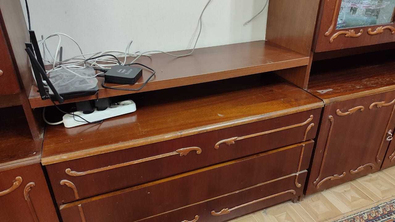 Стенка в зал, три сегмента + шифоньер. Самовывоз, Алматы, Аксай-2.