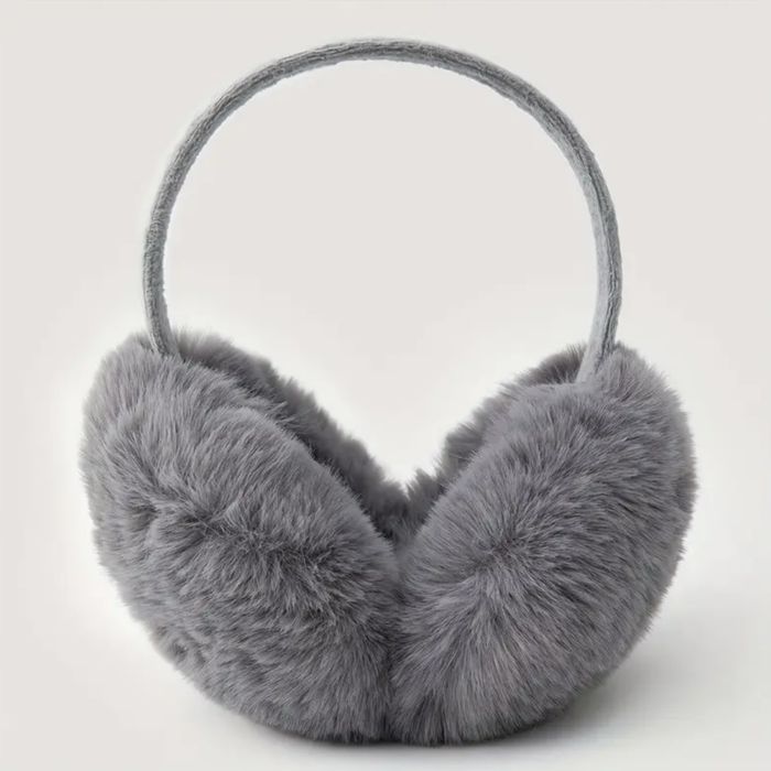 Страхотни Много пухкави и топли ушанки в различни цветове