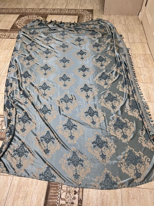 Продам шторы 2 штуки