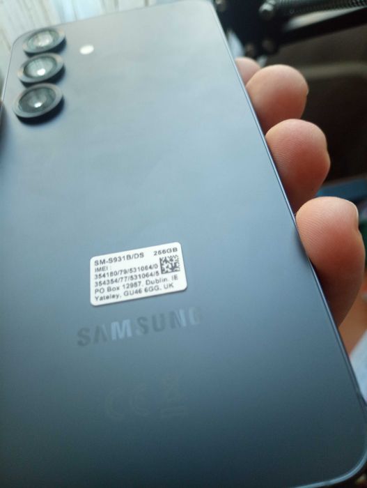 Samsung Galaxy S25 - 12GB RAM/256 GB