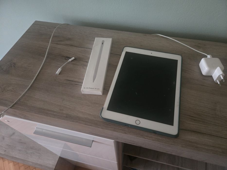 iPad 6 2018 година, 32GB, Wi Fi + SIM Cellular