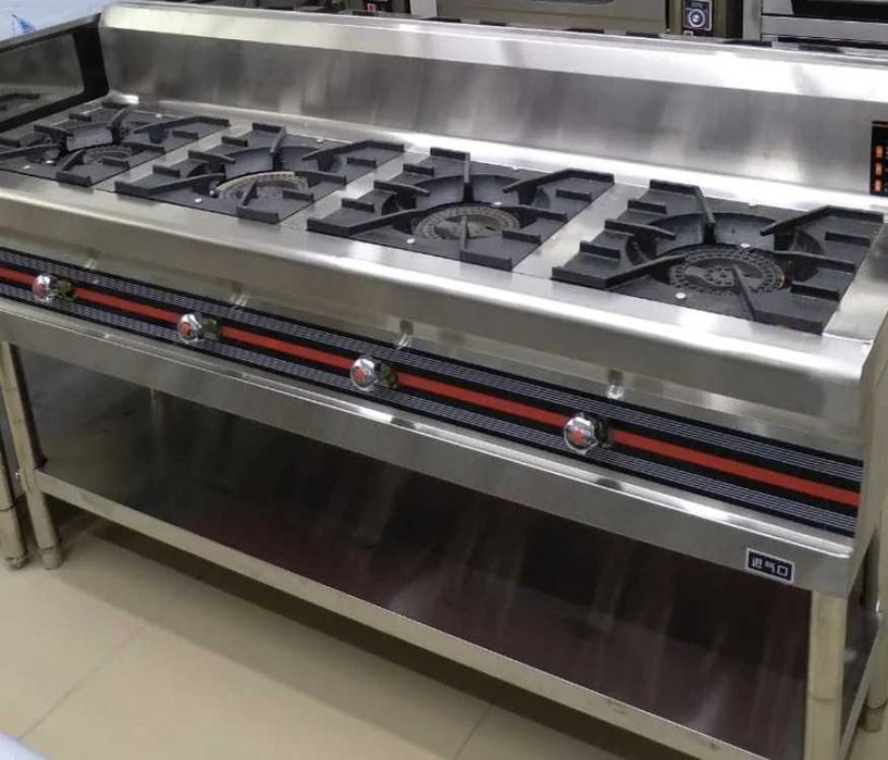 Газовая плита профессиональная  4-х конфорочная.