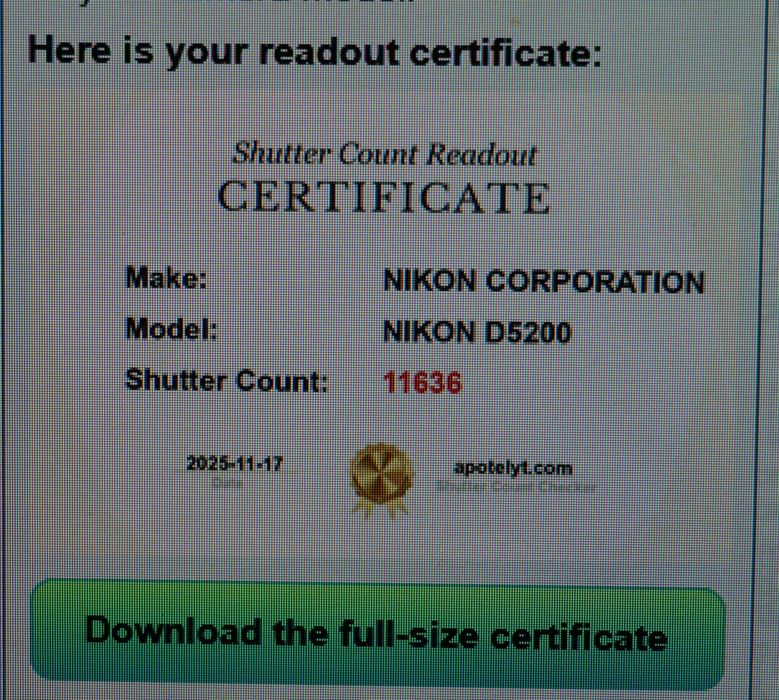 Nikon D5200 24 Megapixel Camera + обектив 18-55mm VR Lens Kit