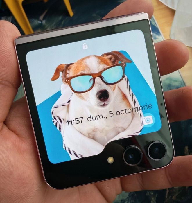 Vând sau Schimb Samsung Z Flip 5. 512GB