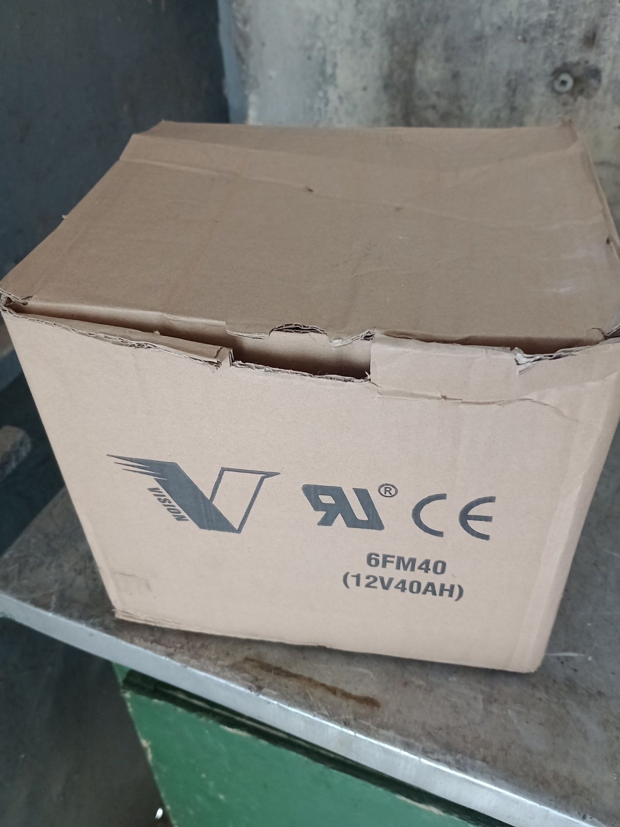 Оловна акумуаторна батерия