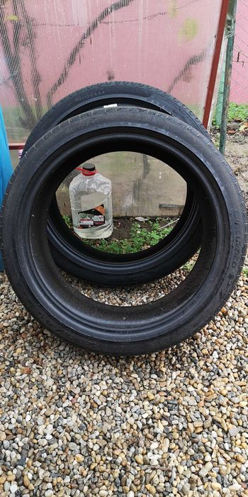 235/45/18  2-iarna Brigestone   235/40/19 vara 2-Michelin si 2-Pirelli