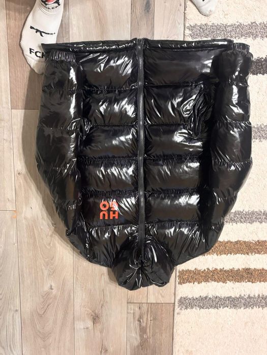 Продавам яке Hugo Boss