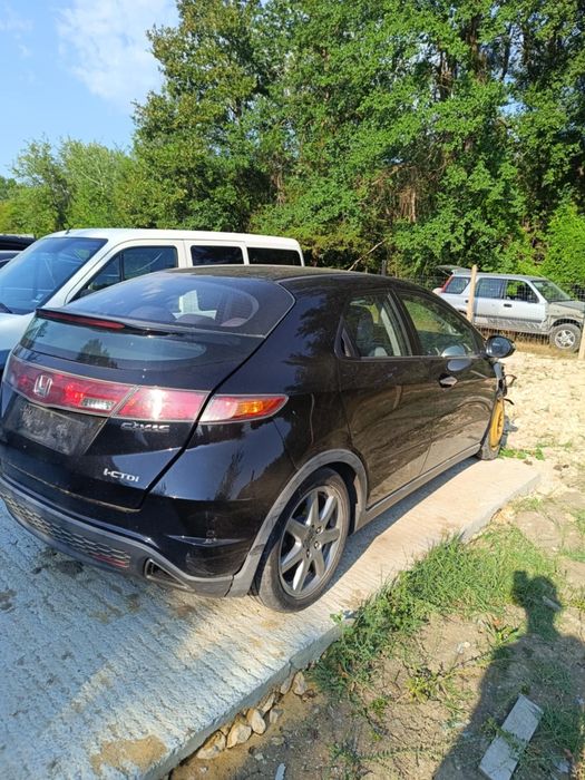 Сивик 8 2.2 дизел НА ЧАСТИ