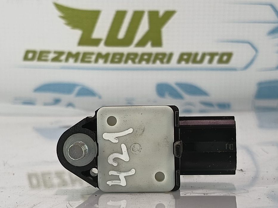 Senzor impact 89831-02020 Toyota Avensis 2 T25 (facelift)