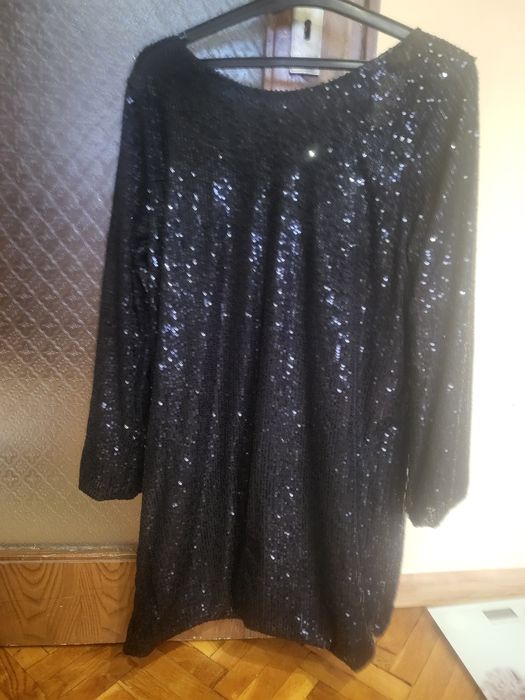 Страхотна рокля с пайети