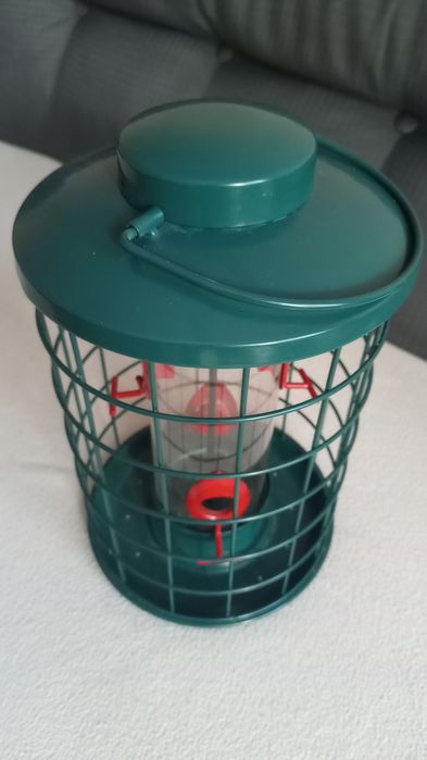 Хранилка за диви птици