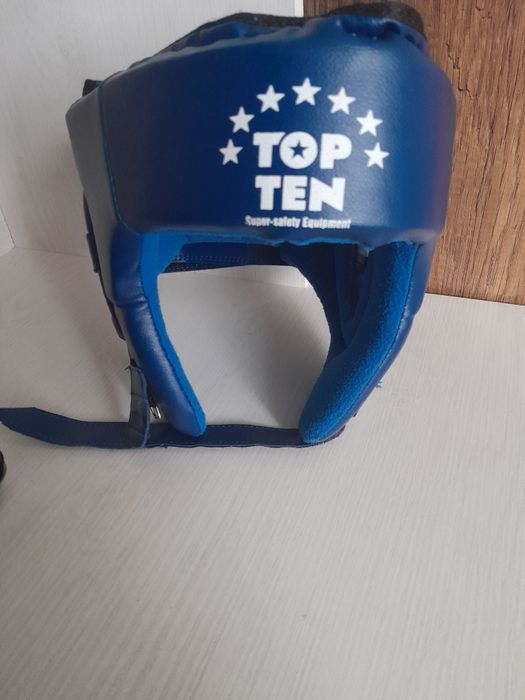 Продам шлем для единоборств