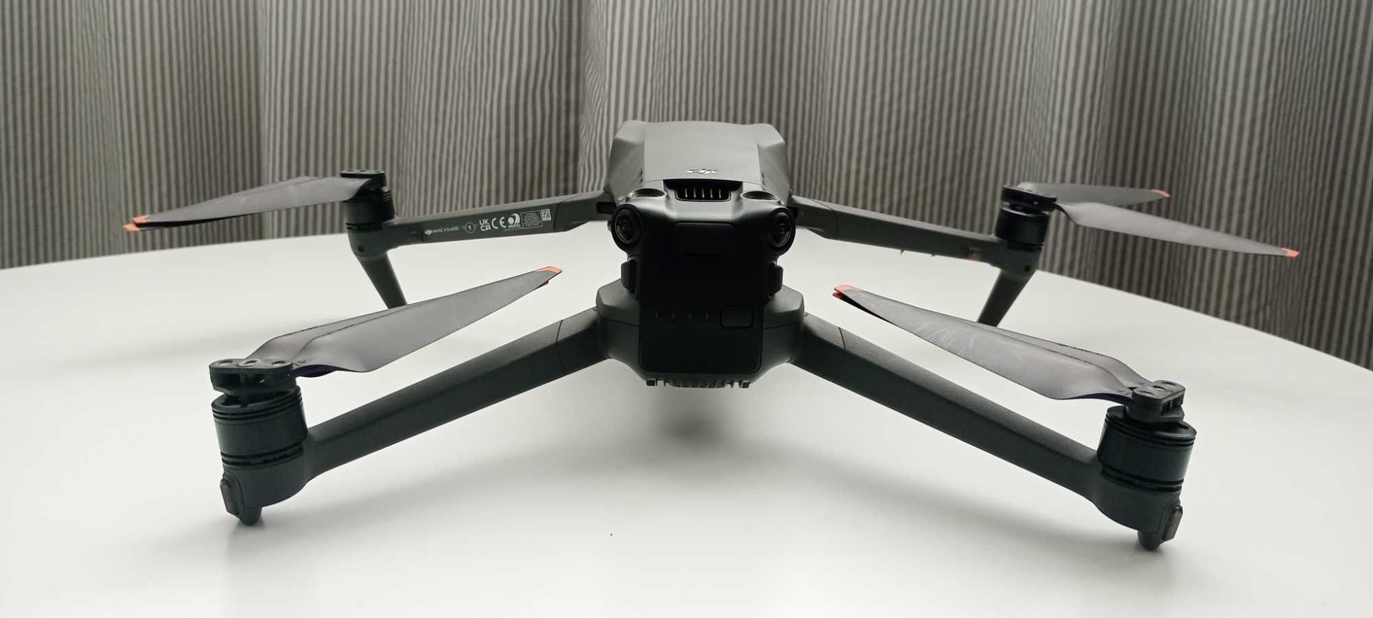 Дрон DJI MAVIC 3 + оставаща гаранция Dron